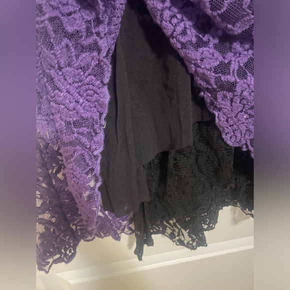 BELLA purple and black lace tunic top. Beautiful and in excellent condition! - Picture 3 of 7